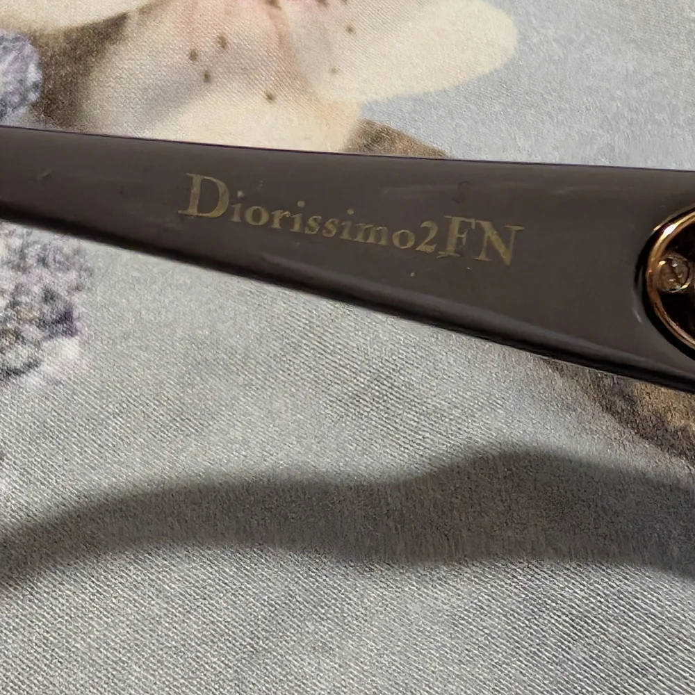 Dior sunglasses notes